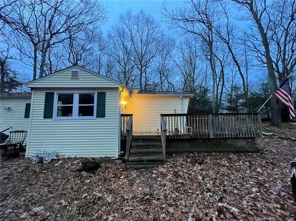 45 Evergreen Park, Clinton, CT 06413