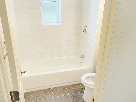 4th image of 25-23 98th St Floor 1