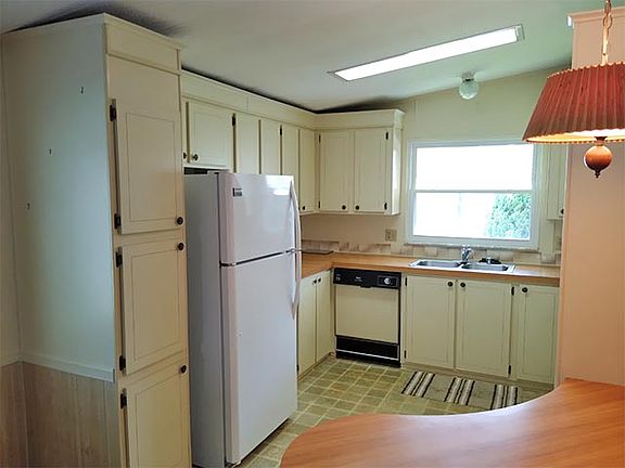 2nd image of 118 Sea Fern Dr #54