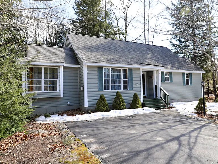 1644 Evergreen Way — Photo 2