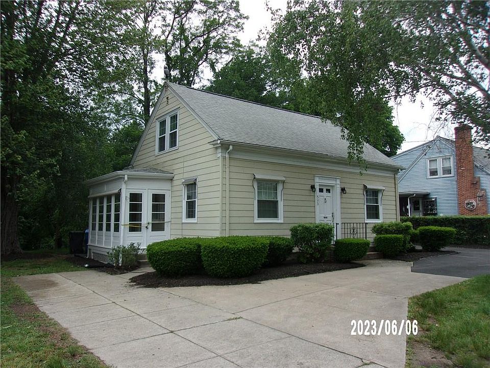 1st image of 593 Oaklawn Ave