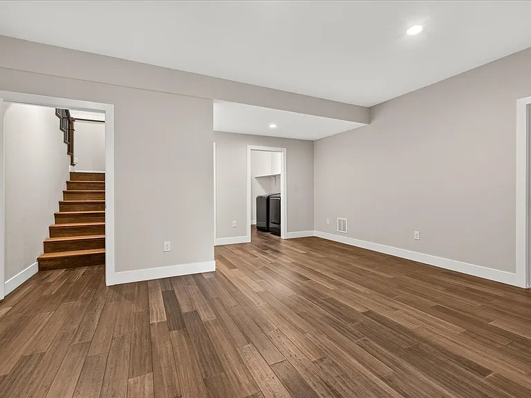 1407 Rogers Ct — Photo 38