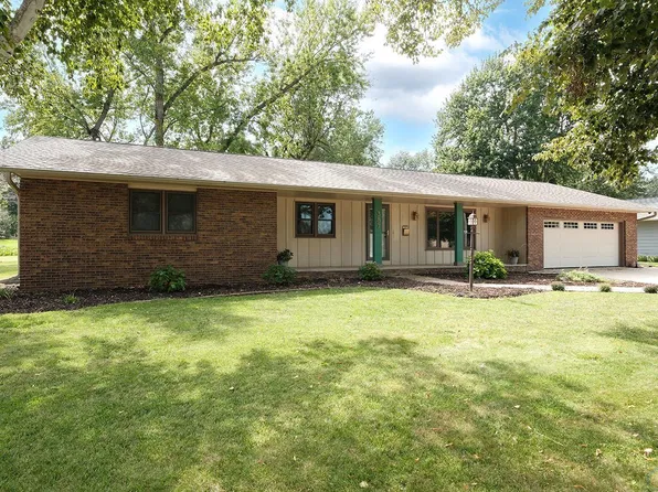 387 8th St NE, Sioux Center, IA 51250