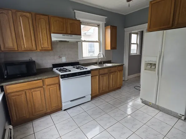 958 Grove St, Irvington, NJ