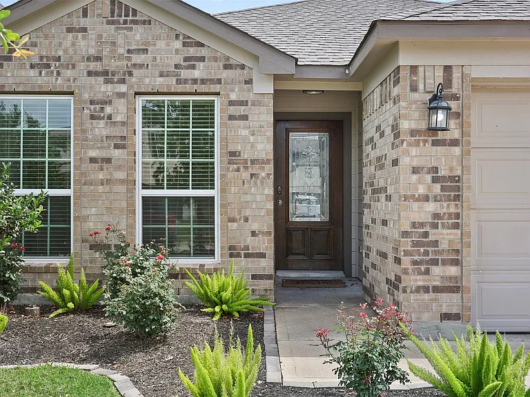 2214 Sand Lily Dr — Photo 4