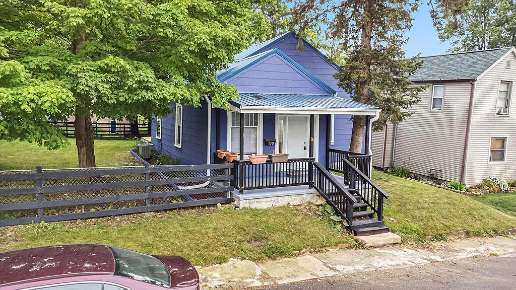 130 Cantwell Ave photo 1