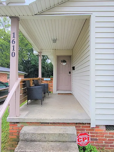 1610 Harrill St Photo 1
