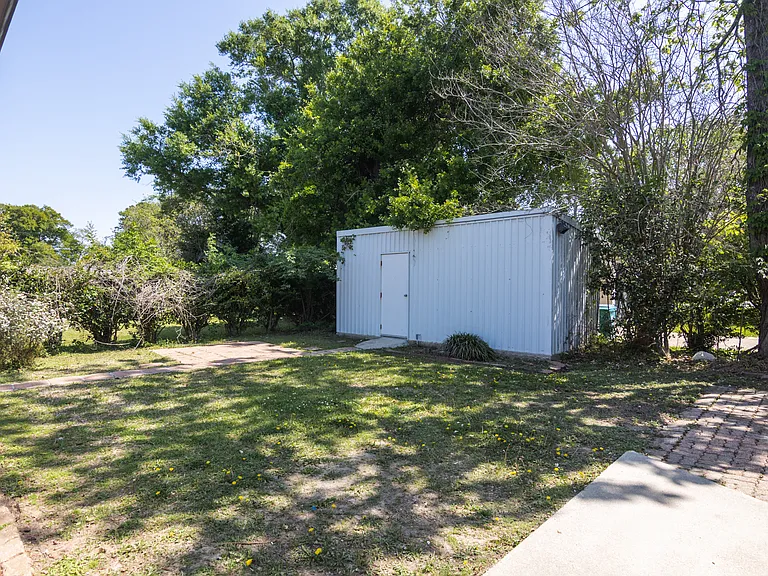 311 S Morgan Ave — Photo 30