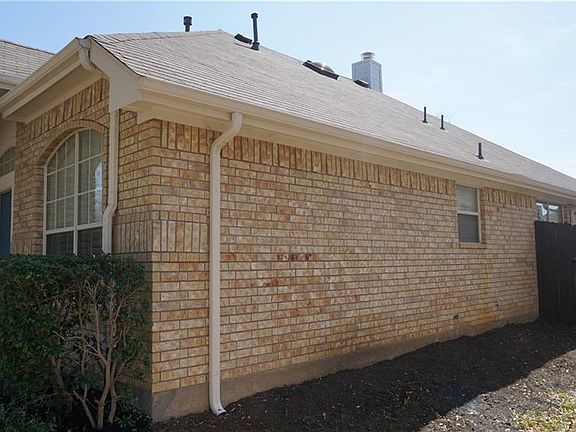 2nd image of 3915 Harbor Dr