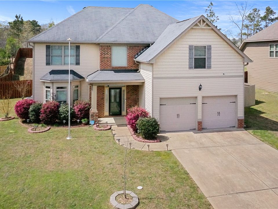 1st image of 28 Springwood Dr