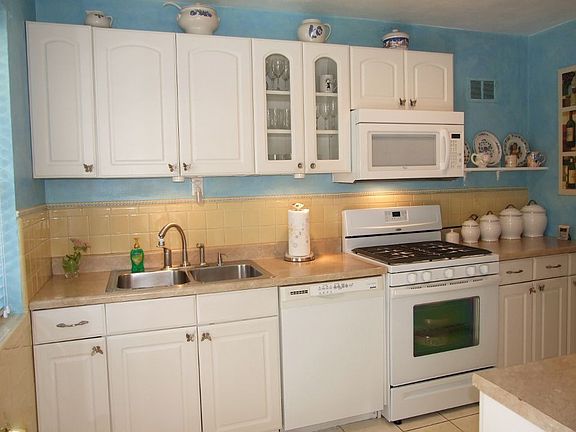 5th image of 9411 Tilles Dr