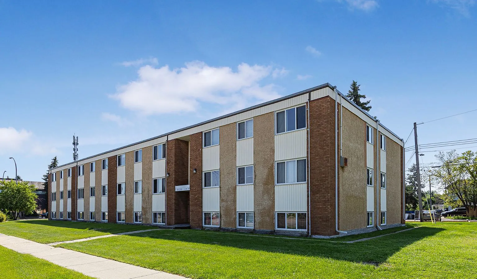 Quesnel Apartments — Photo 1