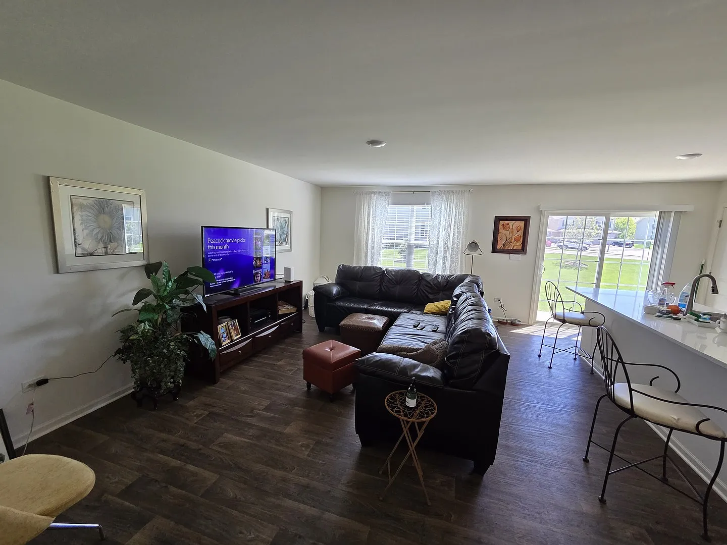 3 bed, 2.5 bath, 1794 sqft, $3,300 — Photo 4