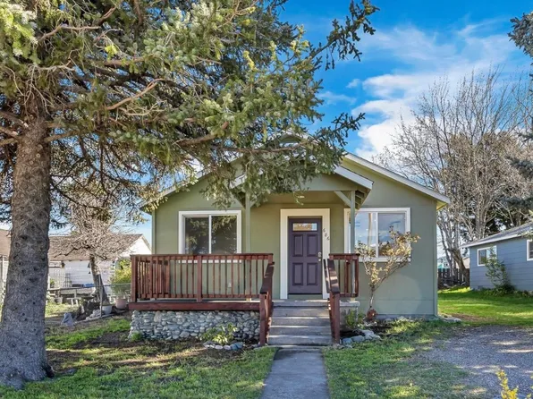 686 Spur St, Weed, CA 96094