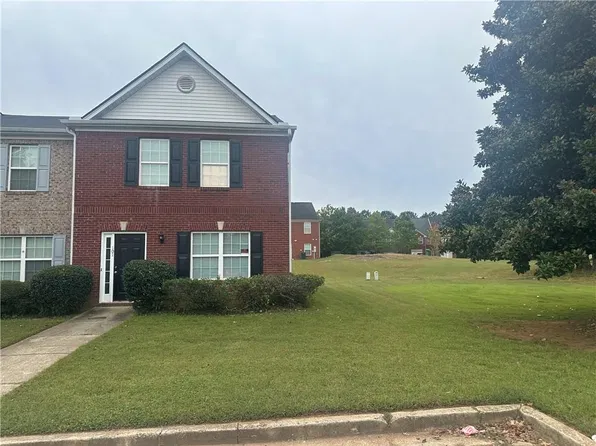 7712 Autry Cir, Douglasville, GA