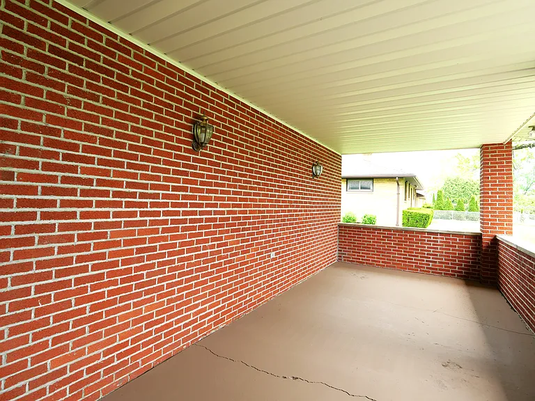 2908 Robert Pkwy — Photo 3
