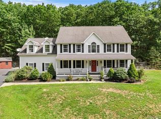 117 Sleepy Hollow Rd, Niantic, CT 06357