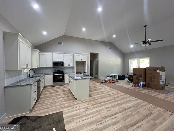 4th image of 79 Gholston Ext