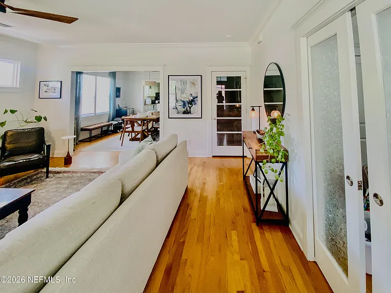 1592 Glendale St — Photo 4