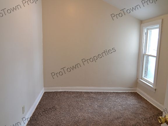 3rd image of 209-211 Hyde Park Ave #209