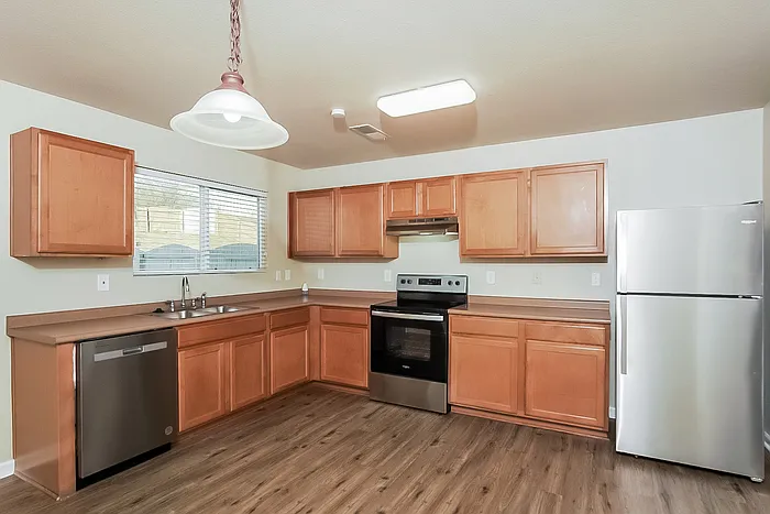 203 Whitestone Dr NE — Photo 6
