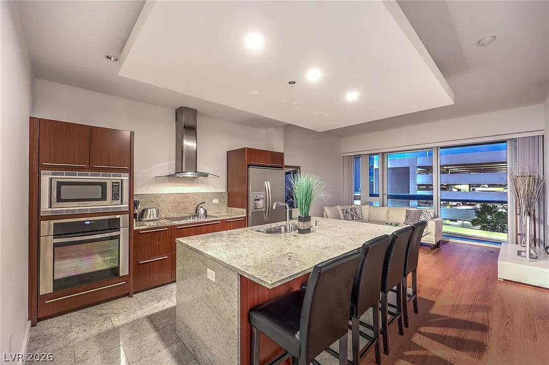 2 bed, 2.0 bath, 1111 sqft, $2,800 — Photo 2