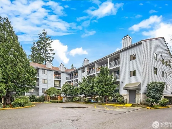 710 N 160th Street #B206, Shoreline, WA 98133