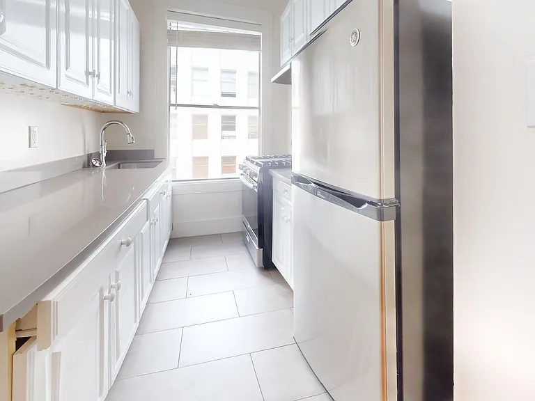 601 O'Farrell Street — Photo 15