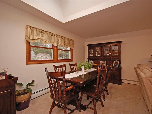 5th image of 53 Barker Dr