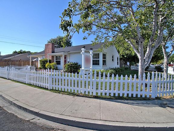 4th image of 2237 Serra Ave