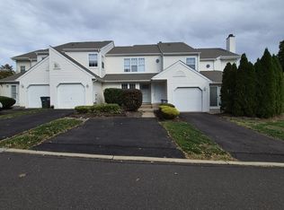 36 Banbury Ct, Holland, PA 18966