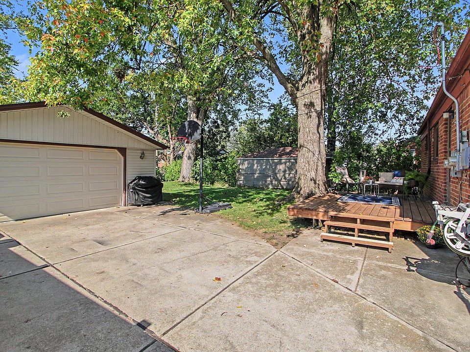 9885 Milburn St, photo 18