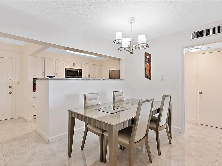 95 N Birch Rd #405 — Photo 18