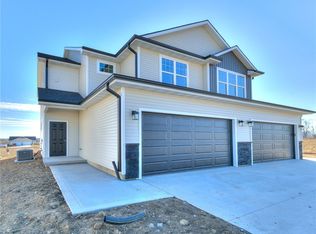 2800 Kestrel St, Norwalk, IA 50211