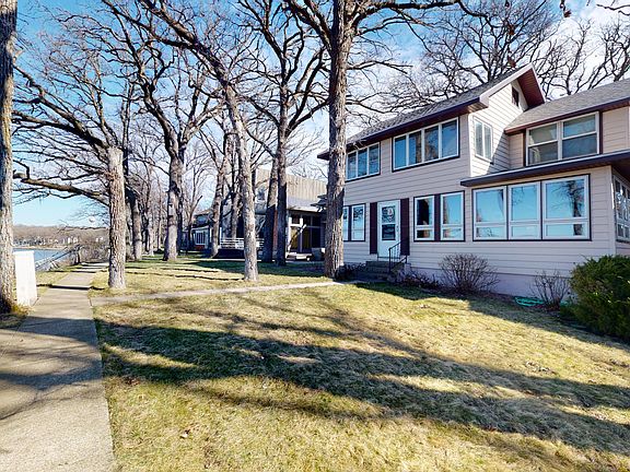2nd image of 2811 Lake Shore Dr