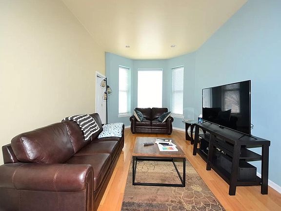 4th image of 2922 S Parnell Ave #2-3