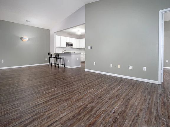 3rd image of 2200-2200 Classen Blvd #4