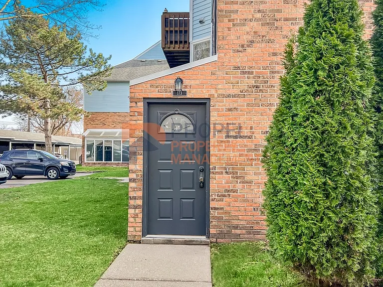 173 Pinewood Cir — Photo 1