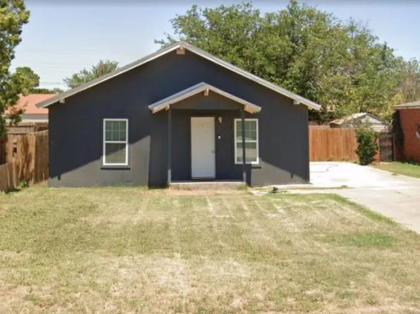 111 12th St, Levelland, TX 79336