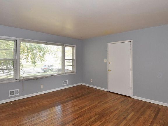 3rd image of 8115 W Villard Ave #8115