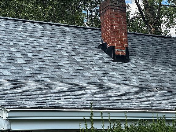 4th image of 25 E Cedar Rd