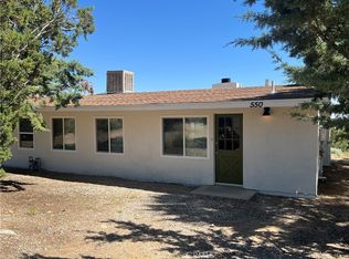 550 Glen View Rd, Pinon Hills, CA 92372