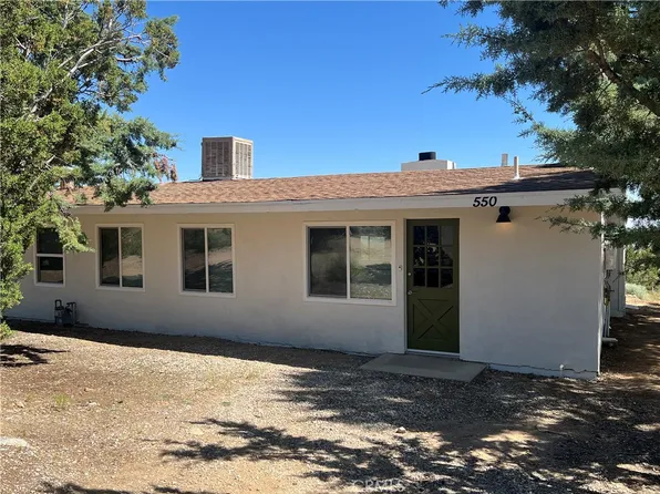 550 Glen View Rd, Pinon Hills, CA 92372