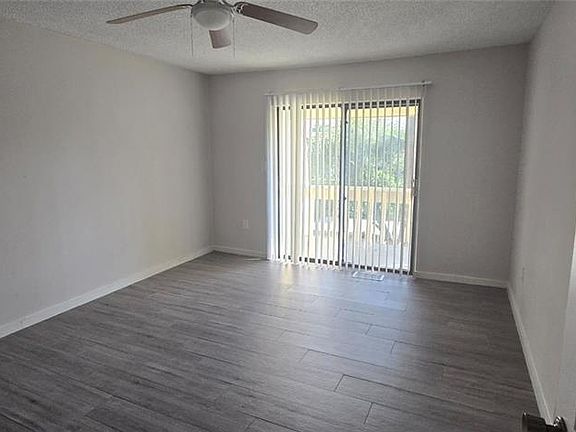3rd image of 925 Palm View DR #121