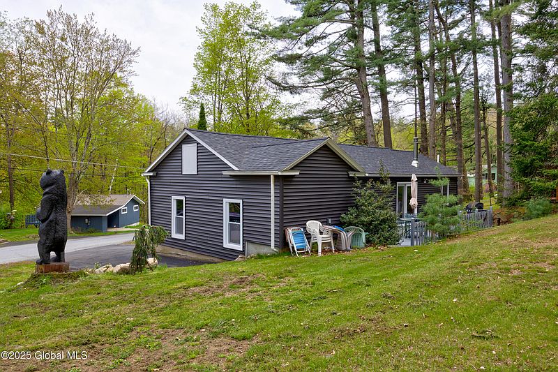 4th image of 11 Cramer Ridge Road