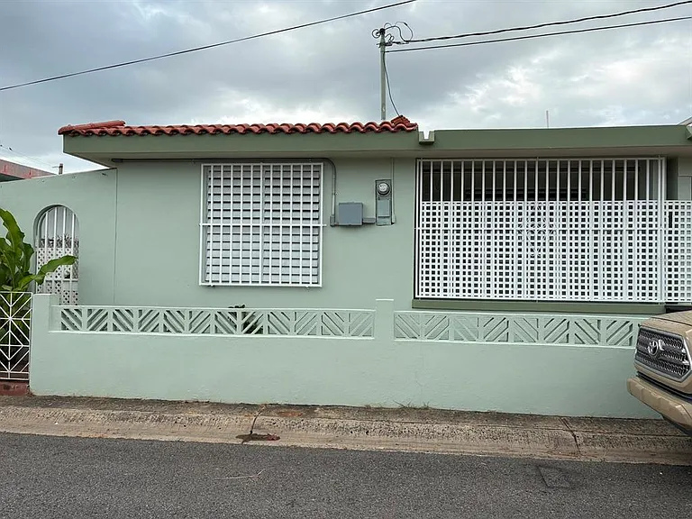 13 Calle Tizol Urb El Seco — Photo 2