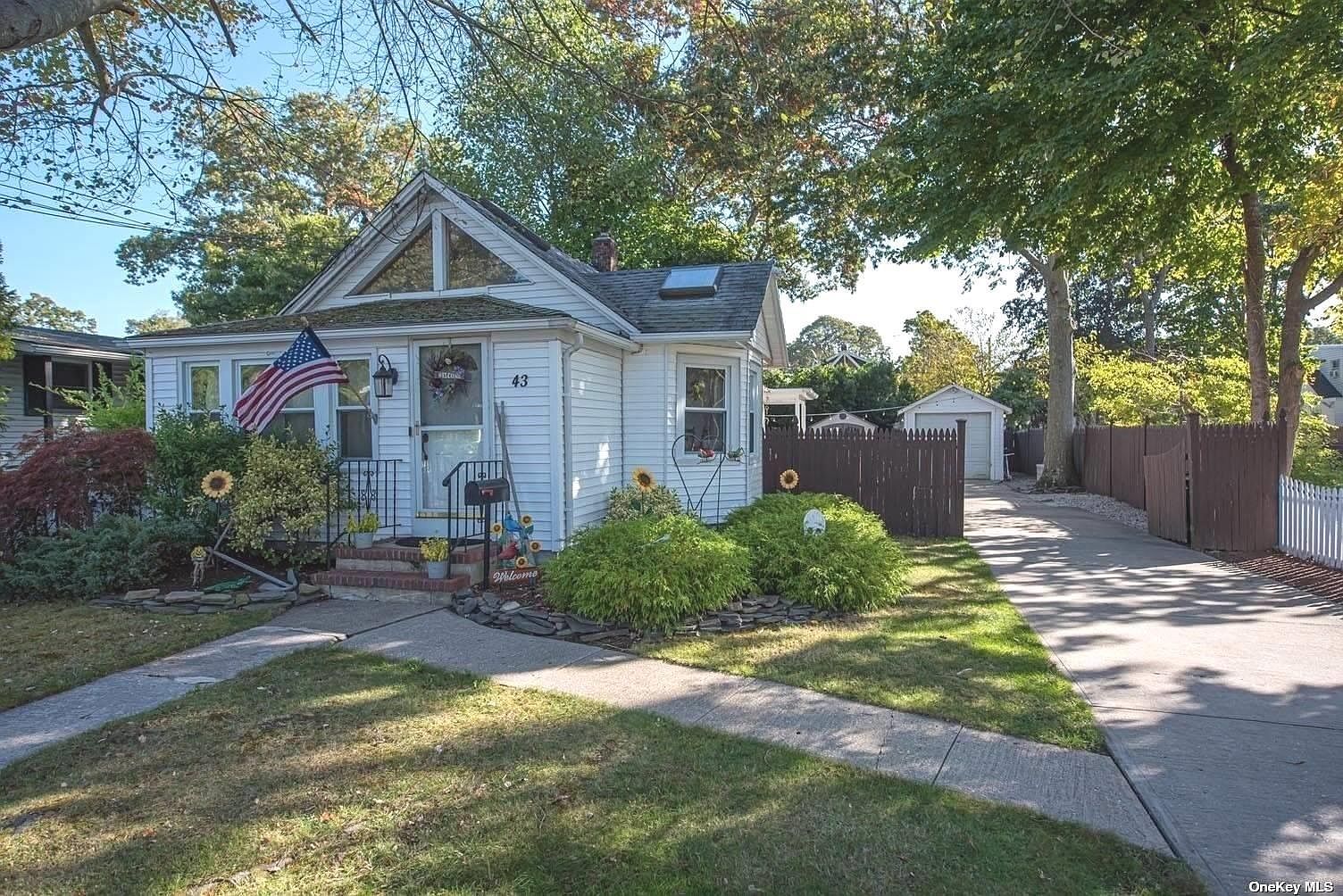 43 Willett Avenue, Sayville, NY 11782 Zillow