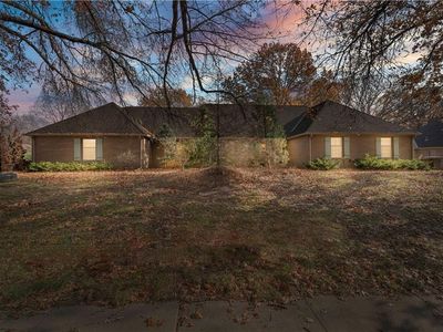 11501 Wornall Rd, Kansas City, MO, 64114