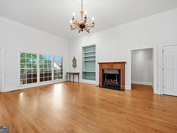 5th image of 105 Maimont Cir
