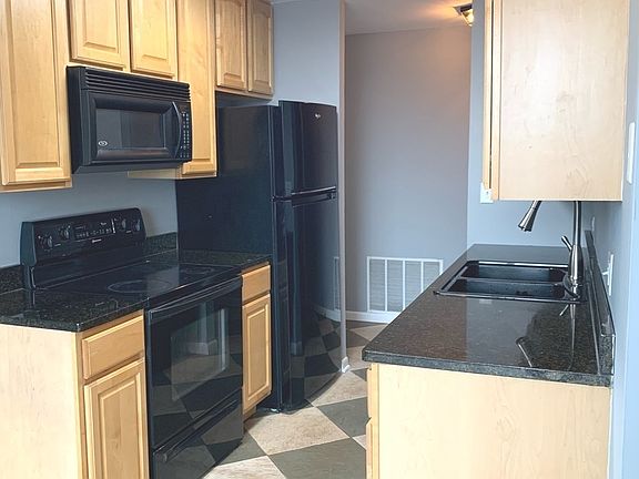 2nd image of 1811 Four Lakes Ave APT 4B